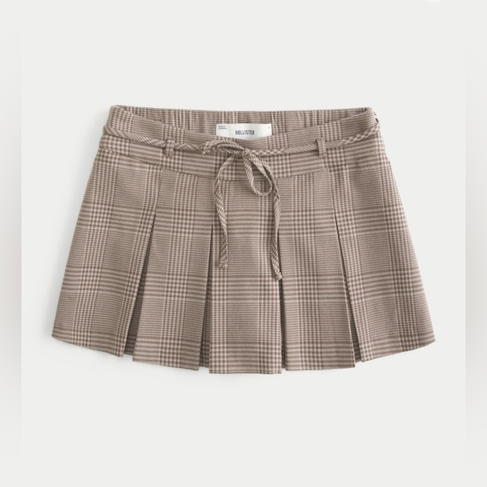 NWOT Hollister Mid-Rise Pleated Mini Skort in Light Brown Plaid XXS